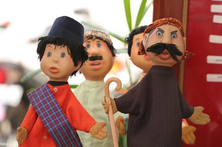 Bocah Bersarung Yang Bikin Sepi Jalanan Minggu Pagi